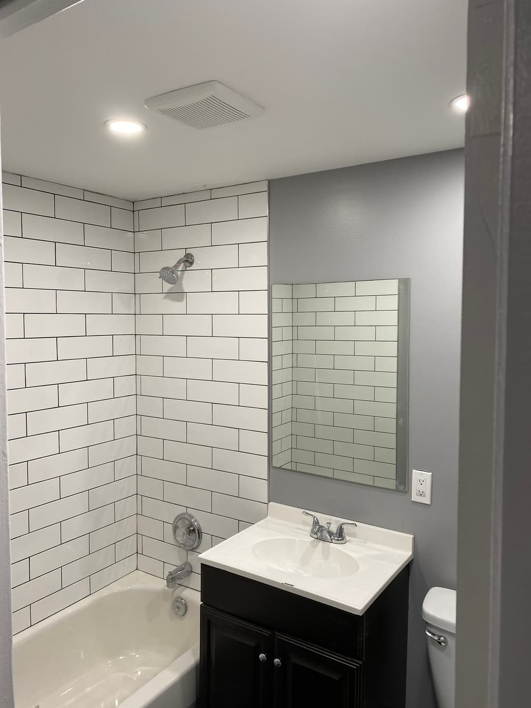 Contemporary bathroom design with premium materials